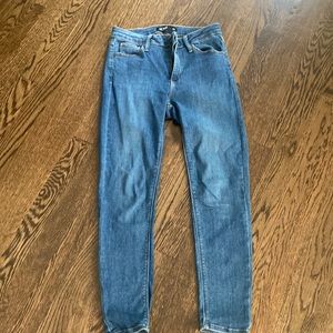 Barely Worn 27P Blue Jeans